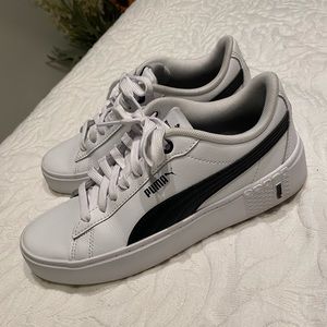 Puma sneakers size 7
